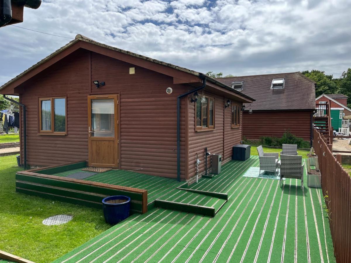 Oak Valley Lodges & Camping Pett Buitenkant foto
