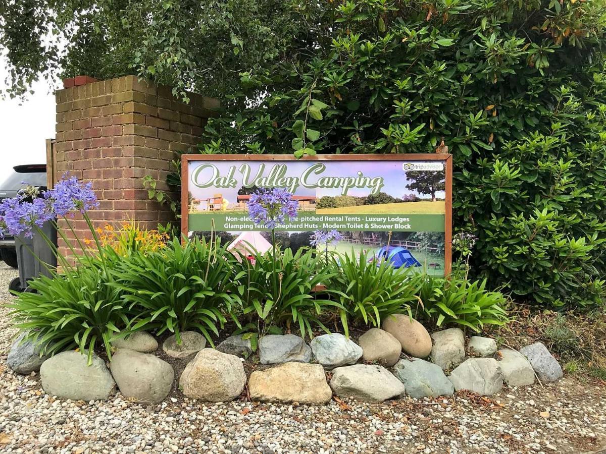 Oak Valley Lodges & Camping Pett Buitenkant foto