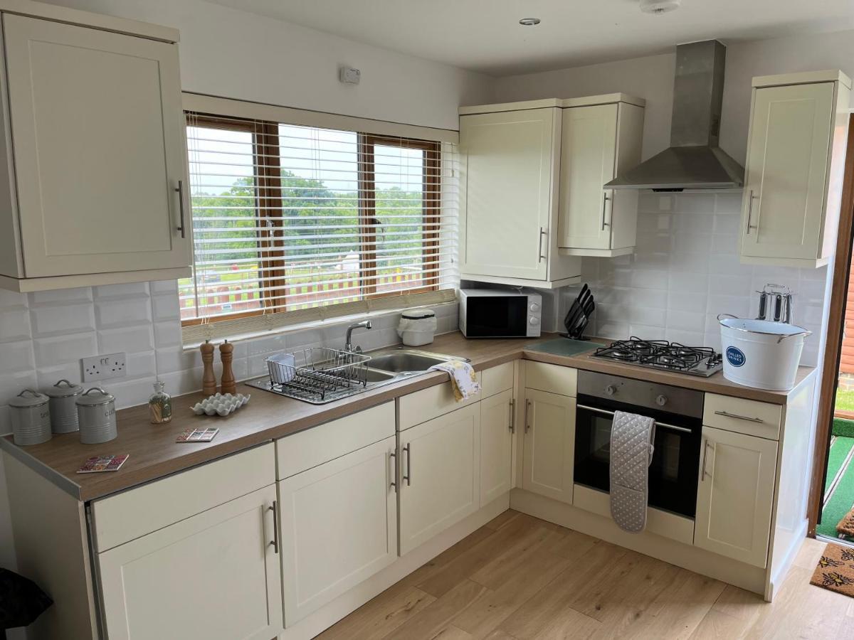 Oak Valley Lodges & Camping Pett Buitenkant foto